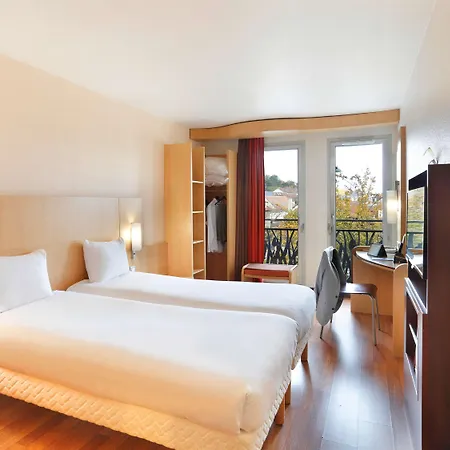 Ibis Etampes Hotel Exterior photo