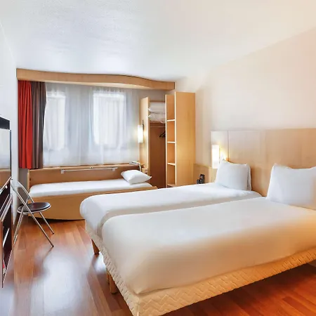 Ibis Etampes Hotel Exterior photo