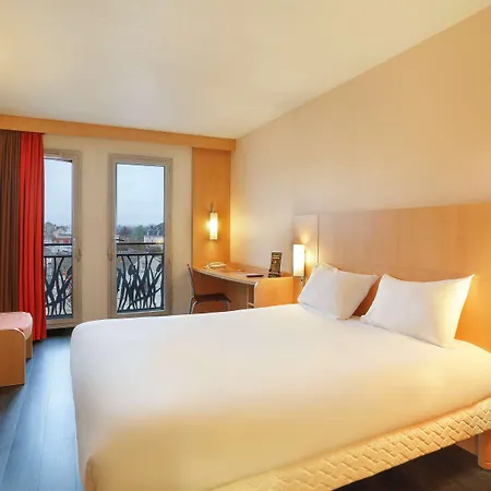 Ibis Etampes Hotel Exterior photo