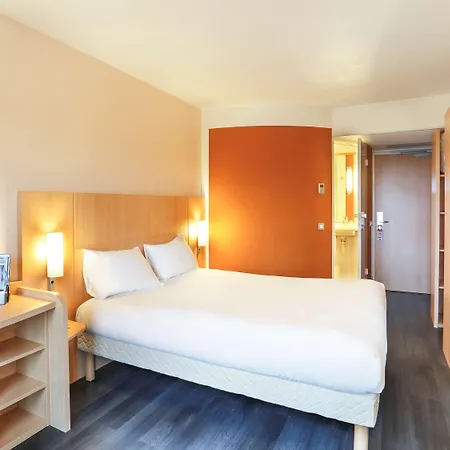 Ibis Etampes Hotel Exterior photo